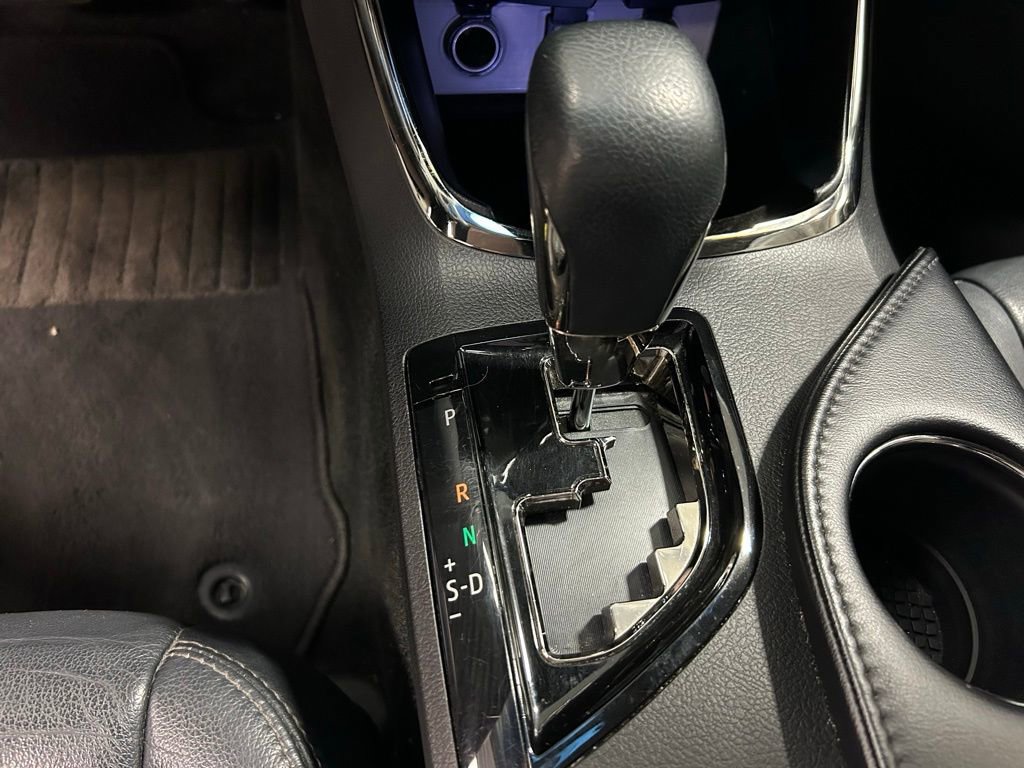 Used 2018 Toyota Avalon XLE image 16