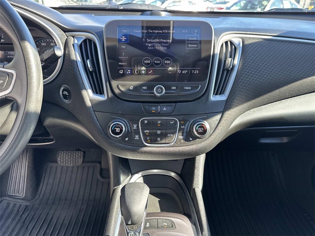 Used 2022 Chevrolet Malibu LT image 25