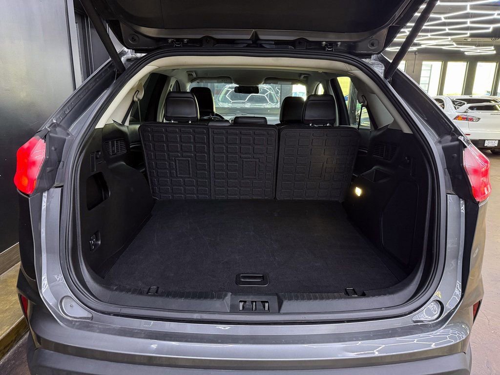 Used 2023 Ford Edge Titanium image 26