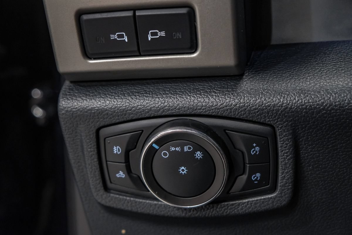 Used 2022 Ford F250 Lariat w/ Black Appearance Package AWD/4WD image 27