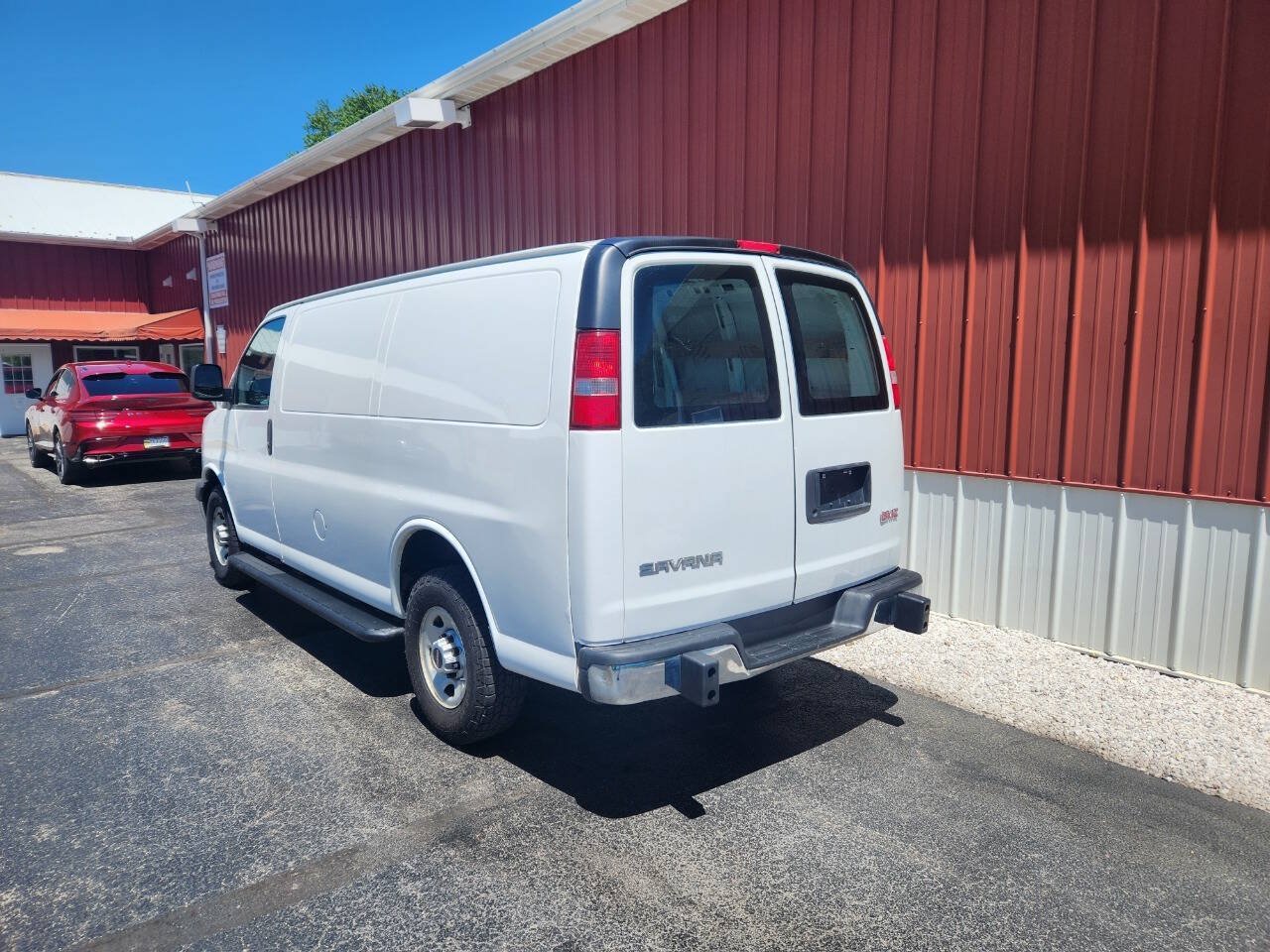 Used 2017 GMC Savana 2500 RWD image 3