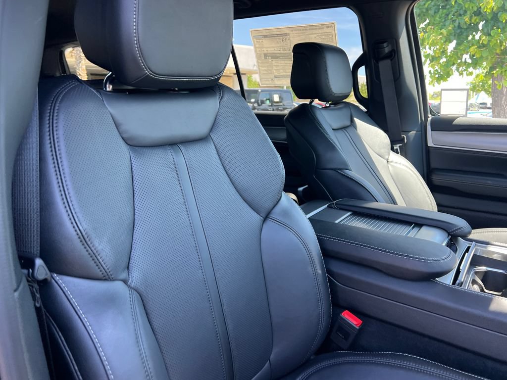 New 2026 Jeep Grand Wagoneer Limited AWD/4WD image 18