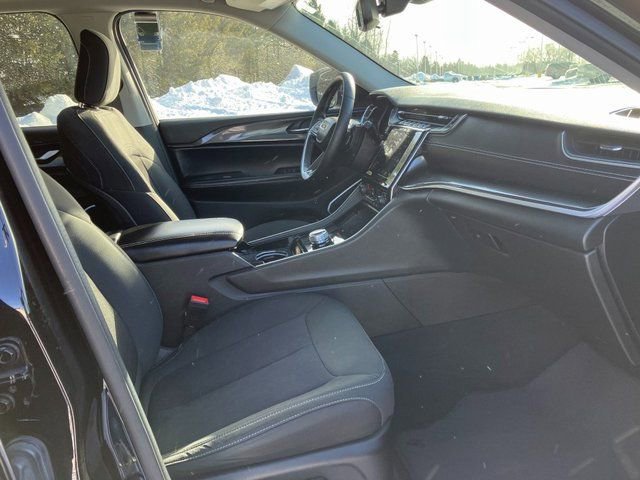 Used 2022 Jeep Grand Cherokee Laredo w/ Luxury Tech Group I image 19