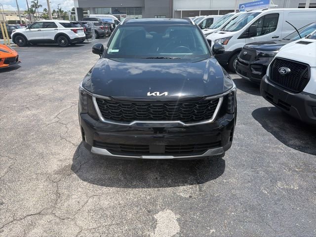 Used 2025 Kia Sorento S w/ Panoramic Sunroof Package FWD image 2