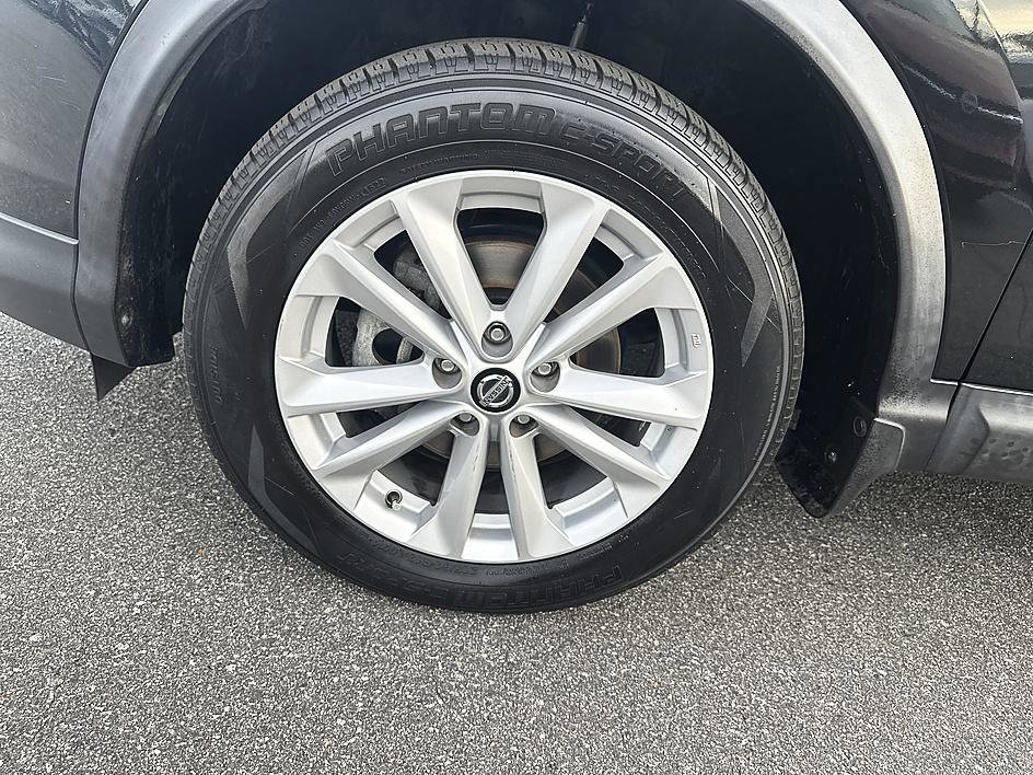 Used 2019 Nissan Rogue Sport SV w/ All-Weather Package image 9