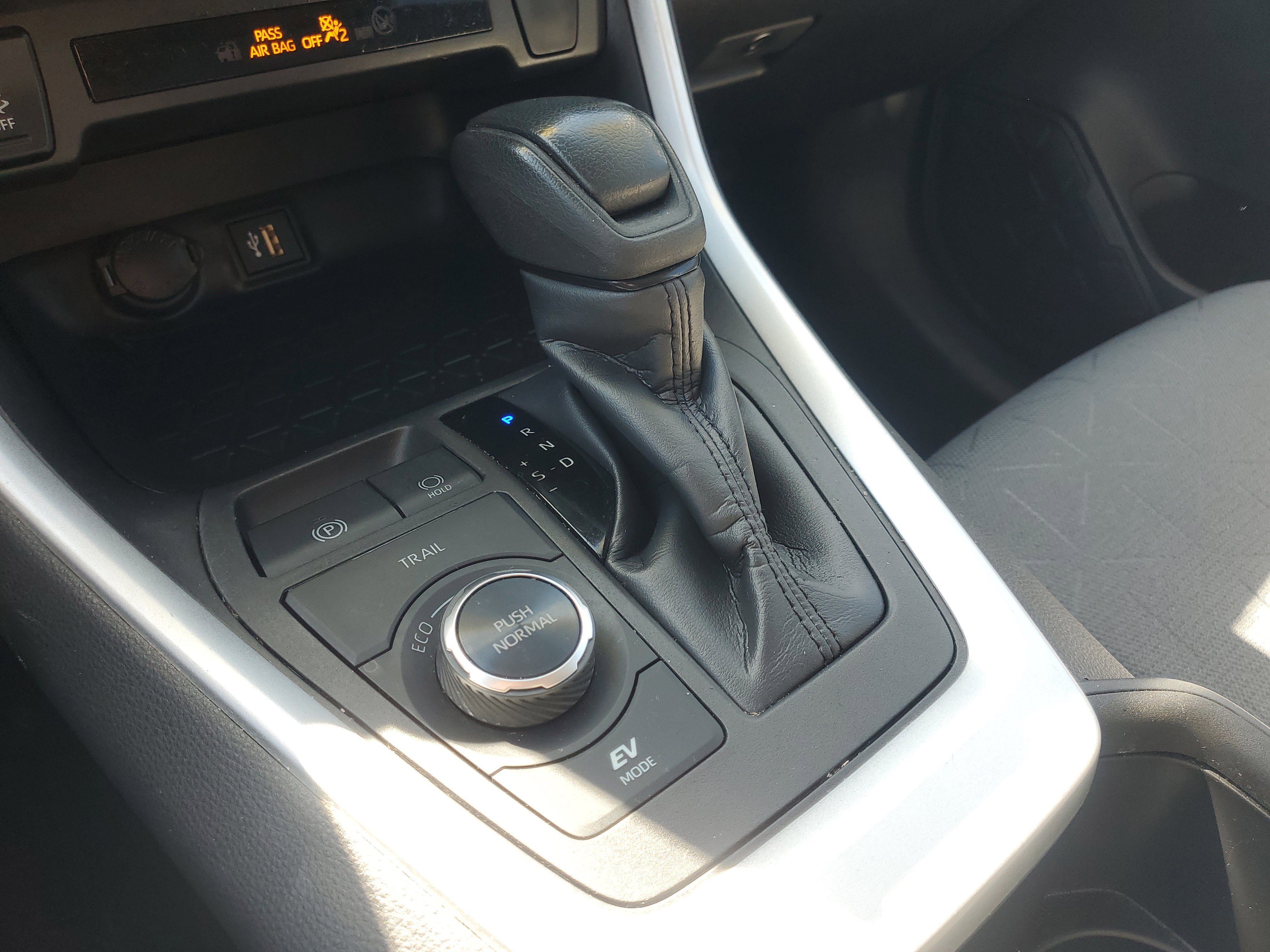 Used 2024 Toyota RAV4 XLE image 28