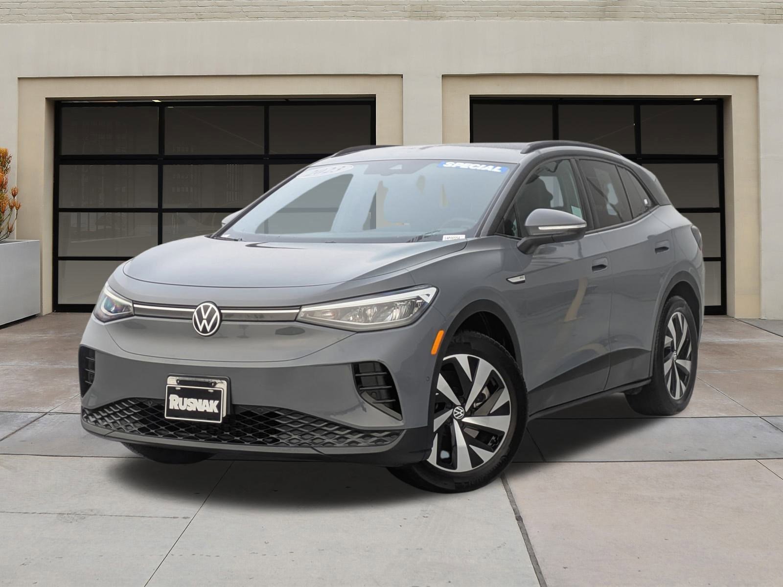 Used 2023 Volkswagen ID.4 Pro image 3