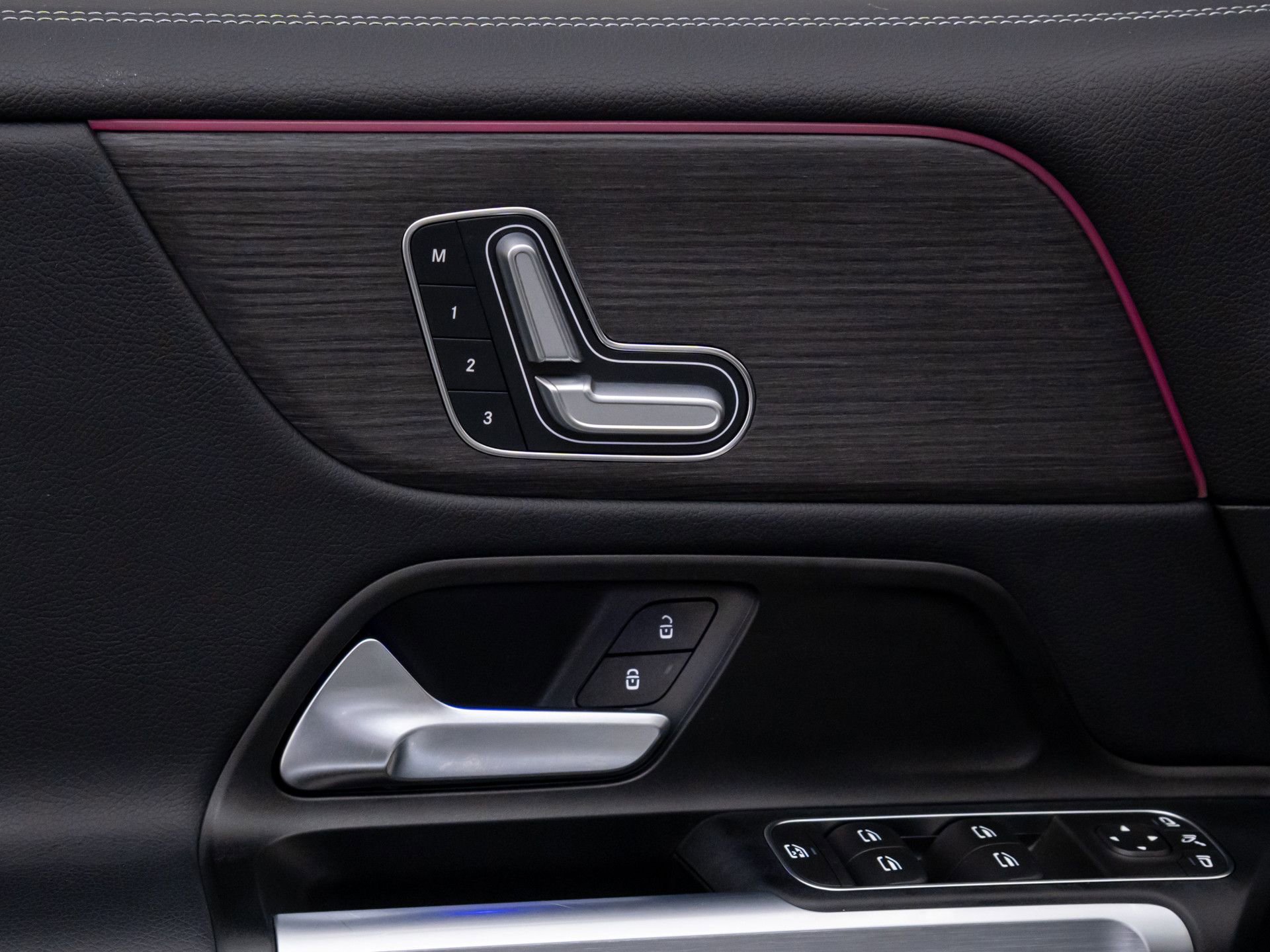 Certified 2023 Mercedes-Benz EQB 300 4MATIC image 16