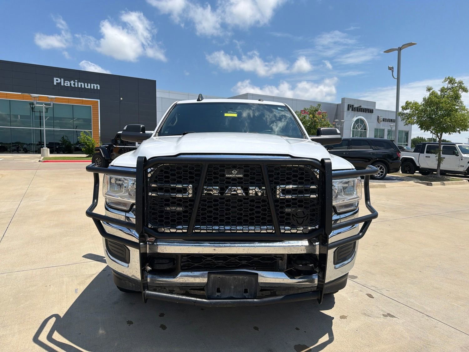 Used 2022 RAM 2500 Tradesman w/ Chrome Appearance Group AWD/4WD image 8