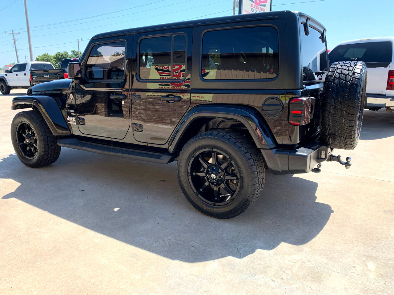 Used 2019 Jeep Wrangler Unlimited Sahara image 4