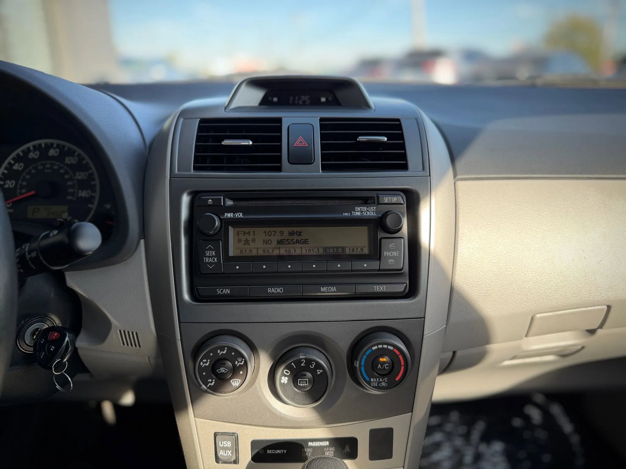 Used 2012 Toyota Corolla LE image 12