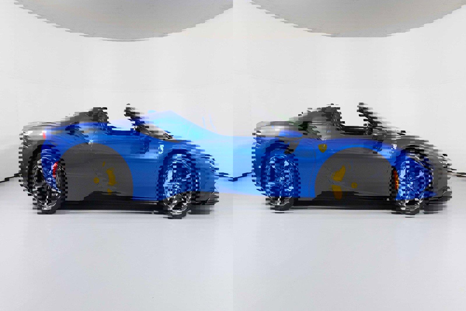 Used 2024 Ferrari SF90 Spider image 28