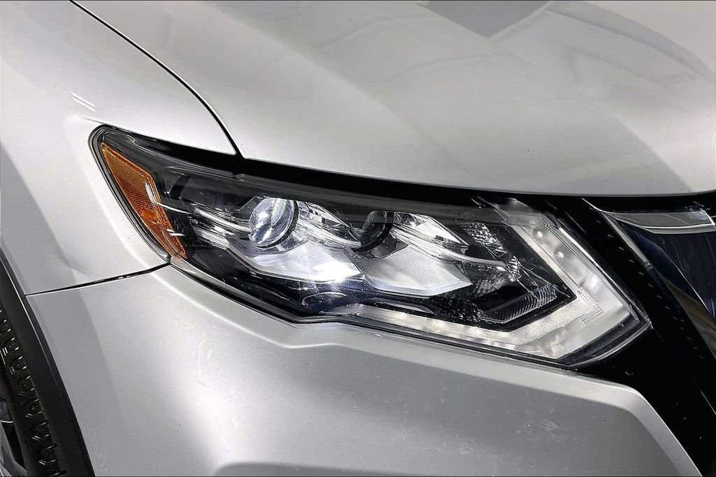 Used 2018 Nissan Rogue SL w/ Premium Package AWD/4WD image 39
