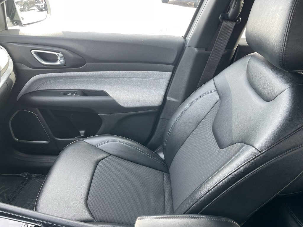 Used 2024 Jeep Compass Latitude image 18