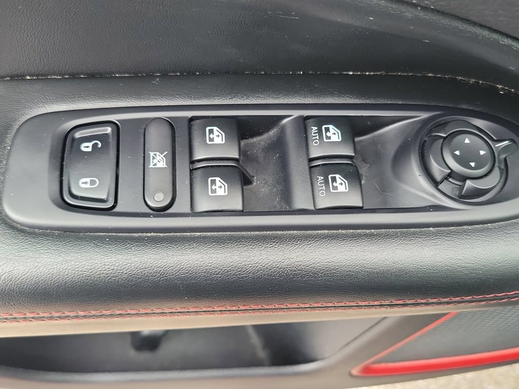 Used 2020 Jeep Compass Trailhawk AWD/4WD image 13