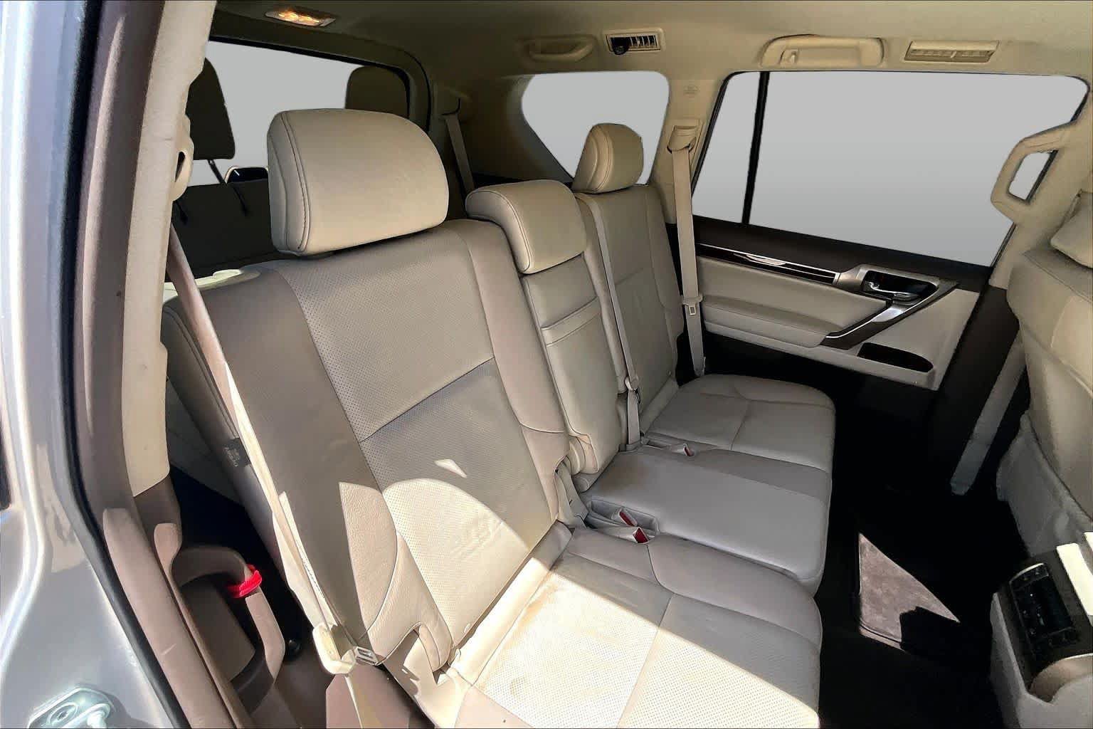 Used 2015 Lexus GX 460 w/ Premium Package AWD/4WD image 19