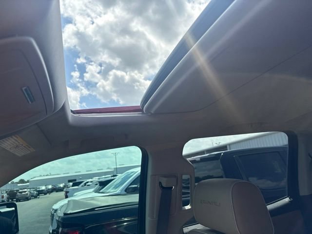 Used 2018 GMC Sierra 2500 Denali w/ Duramax Plus Package AWD/4WD image 13