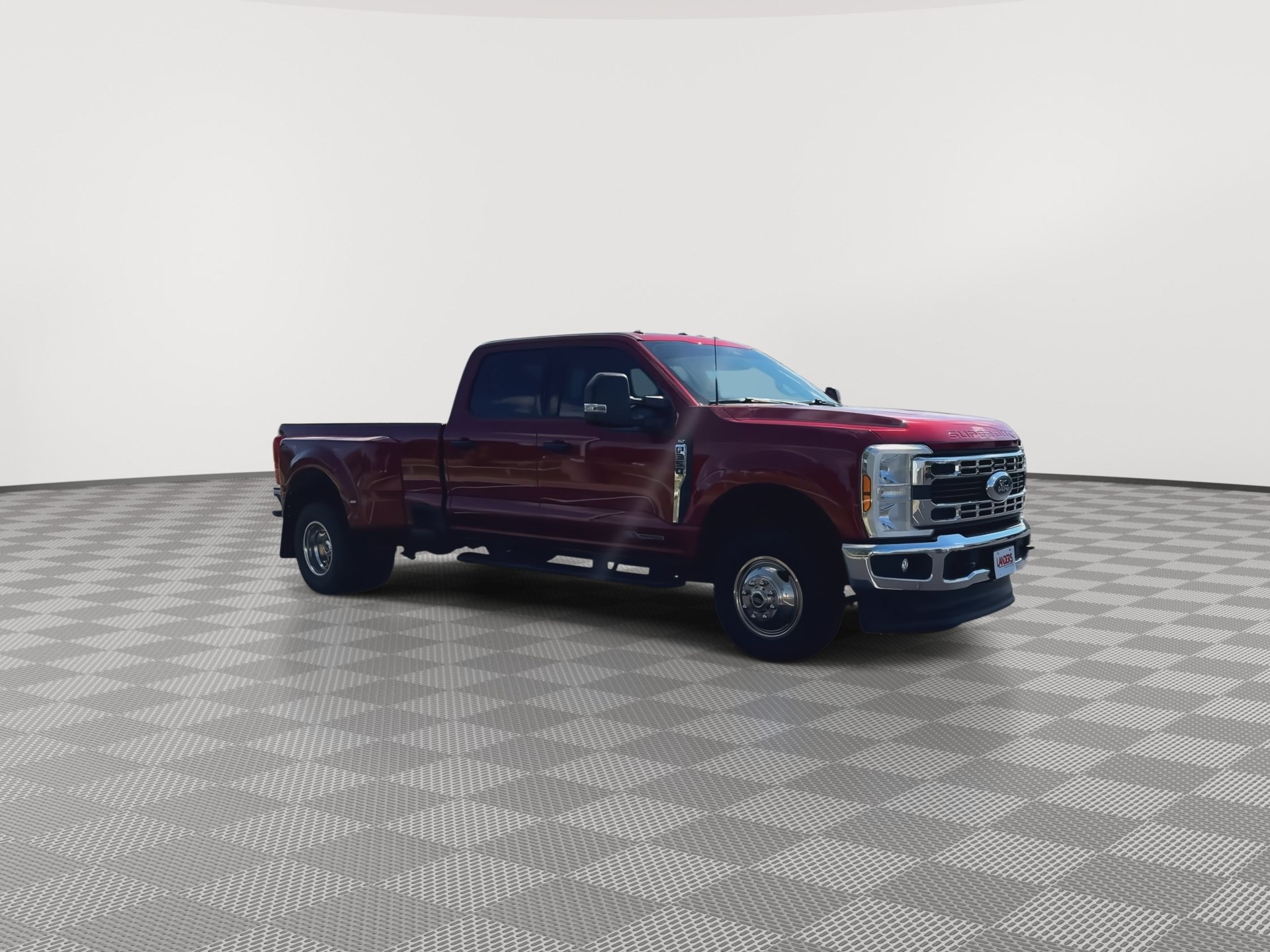 Used 2025 Ford F350 XLT AWD/4WD image 2