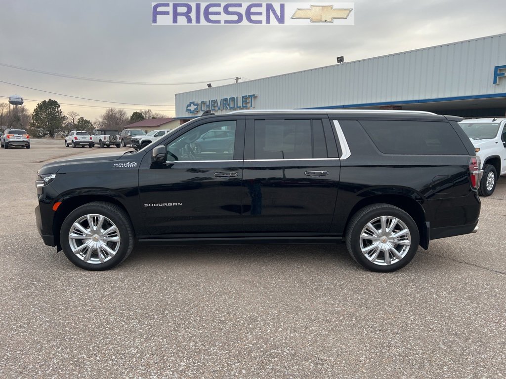 Used 2023 Chevrolet Suburban High Country image 2