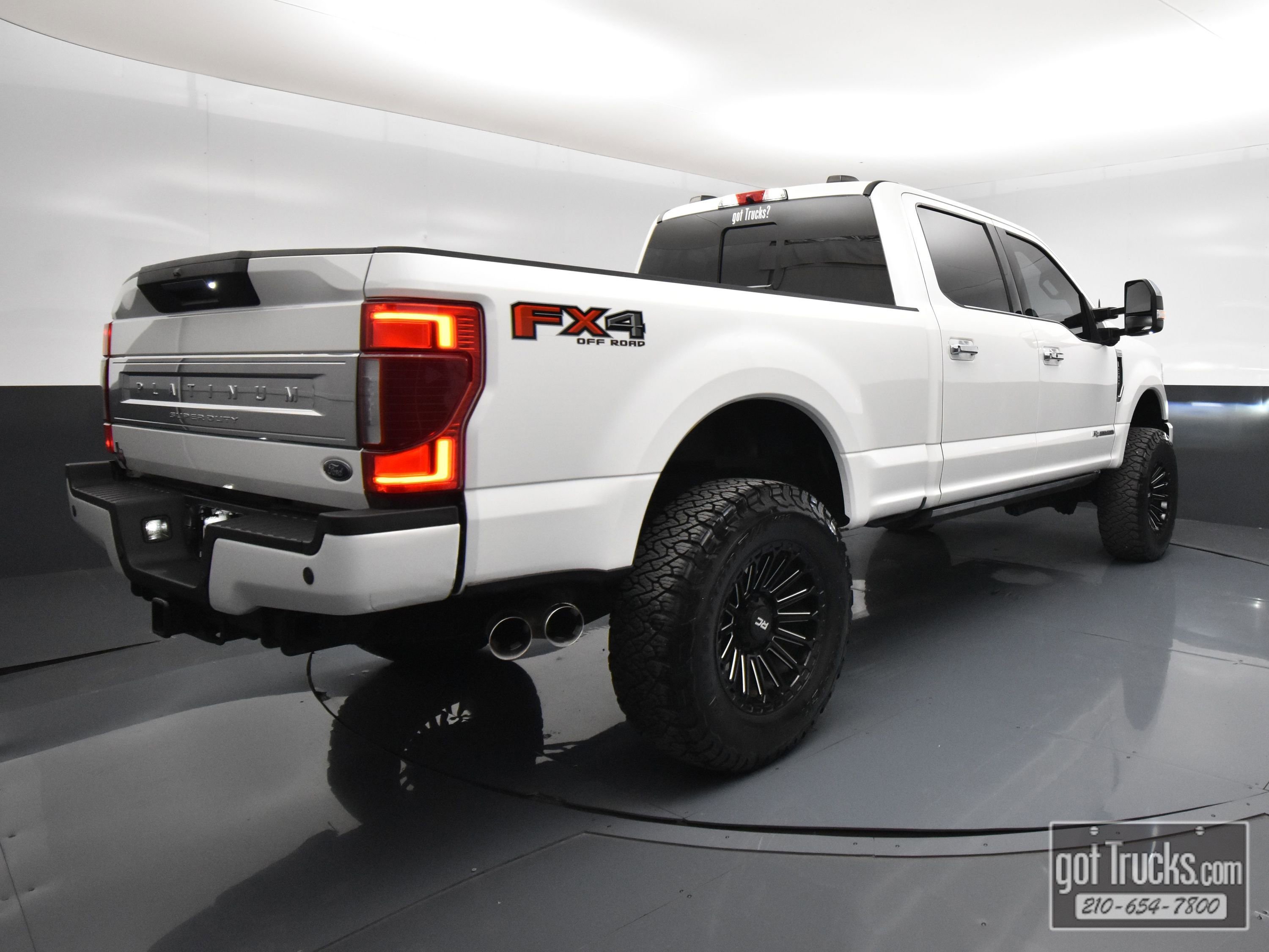 Used 2022 Ford F350 Platinum w/ FX4 Off-Road Package AWD/4WD image 50