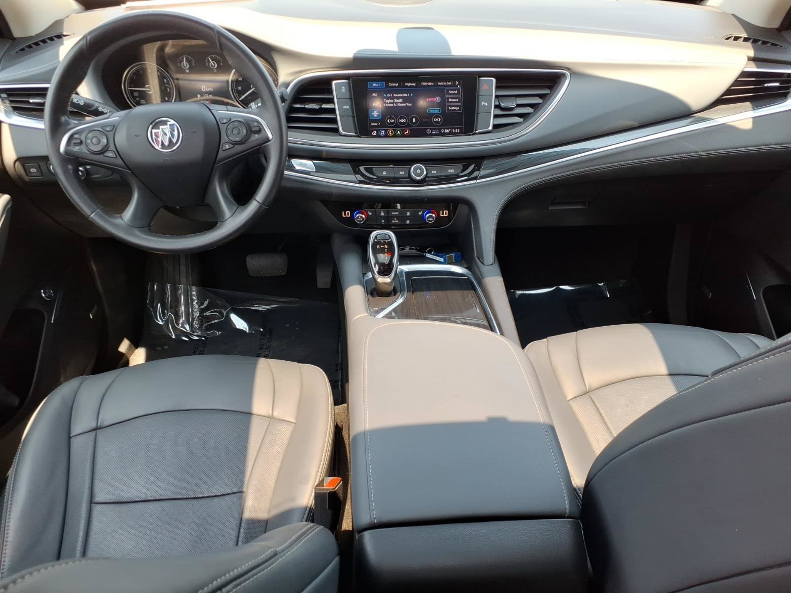 Used 2020 Buick Enclave Essence w/ Sound and Sites Package AWD/4WD image 17