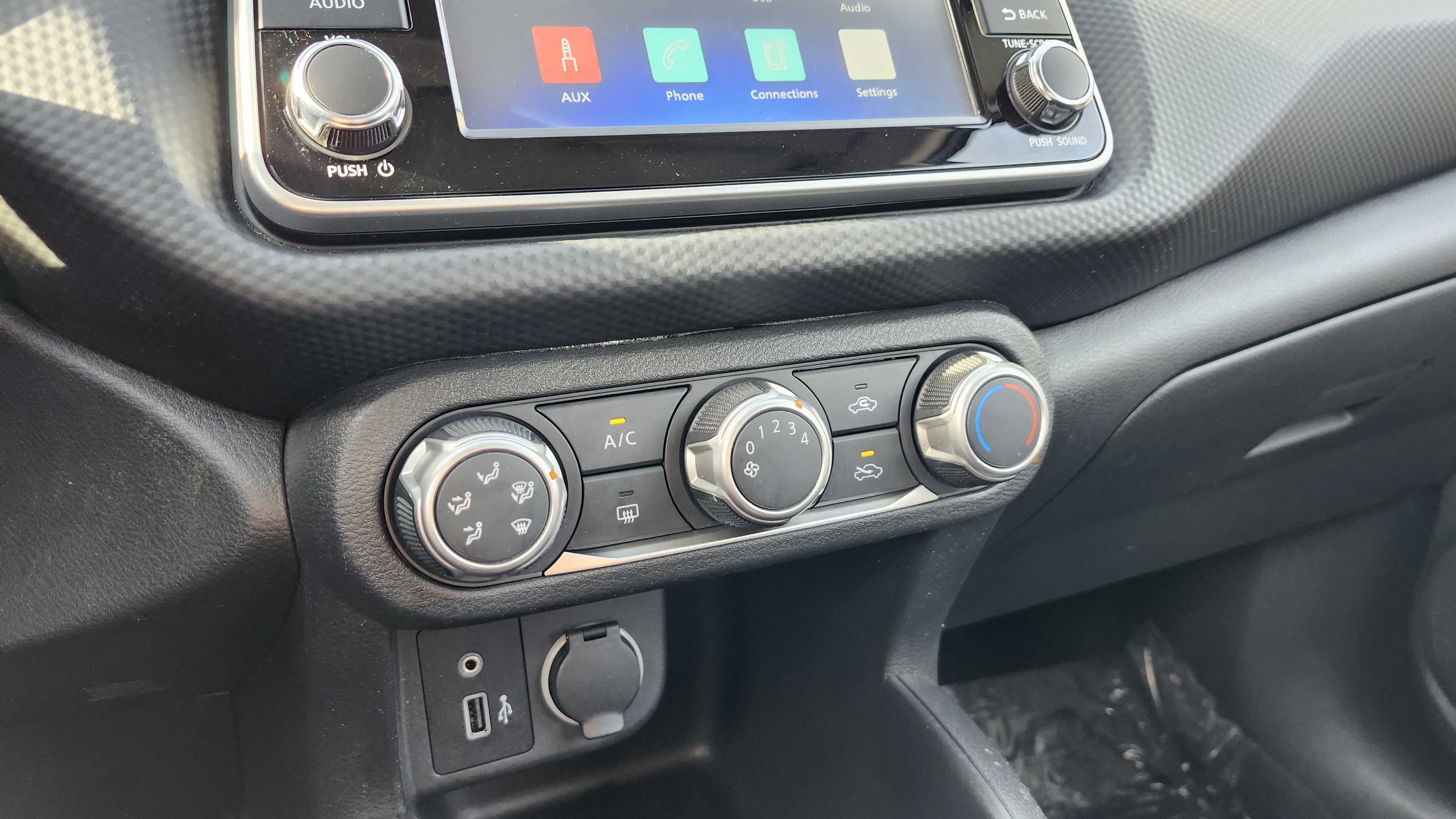 Used 2021 Nissan Kicks S image 28