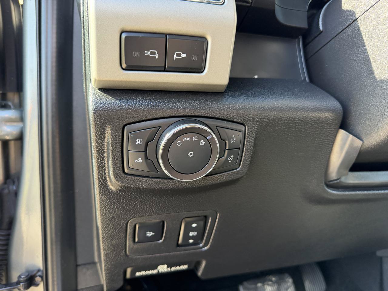 Used 2019 Ford F250 Lariat w/ Lariat Ultimate Package AWD/4WD image 23