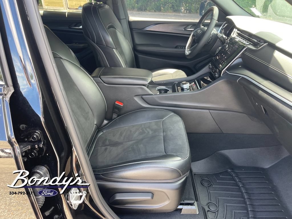 Used 2025 Jeep Grand Cherokee L Altitude AWD/4WD image 18