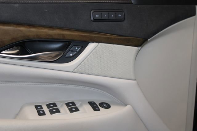 Used 2019 Cadillac Escalade ESV Premium Luxury image 28