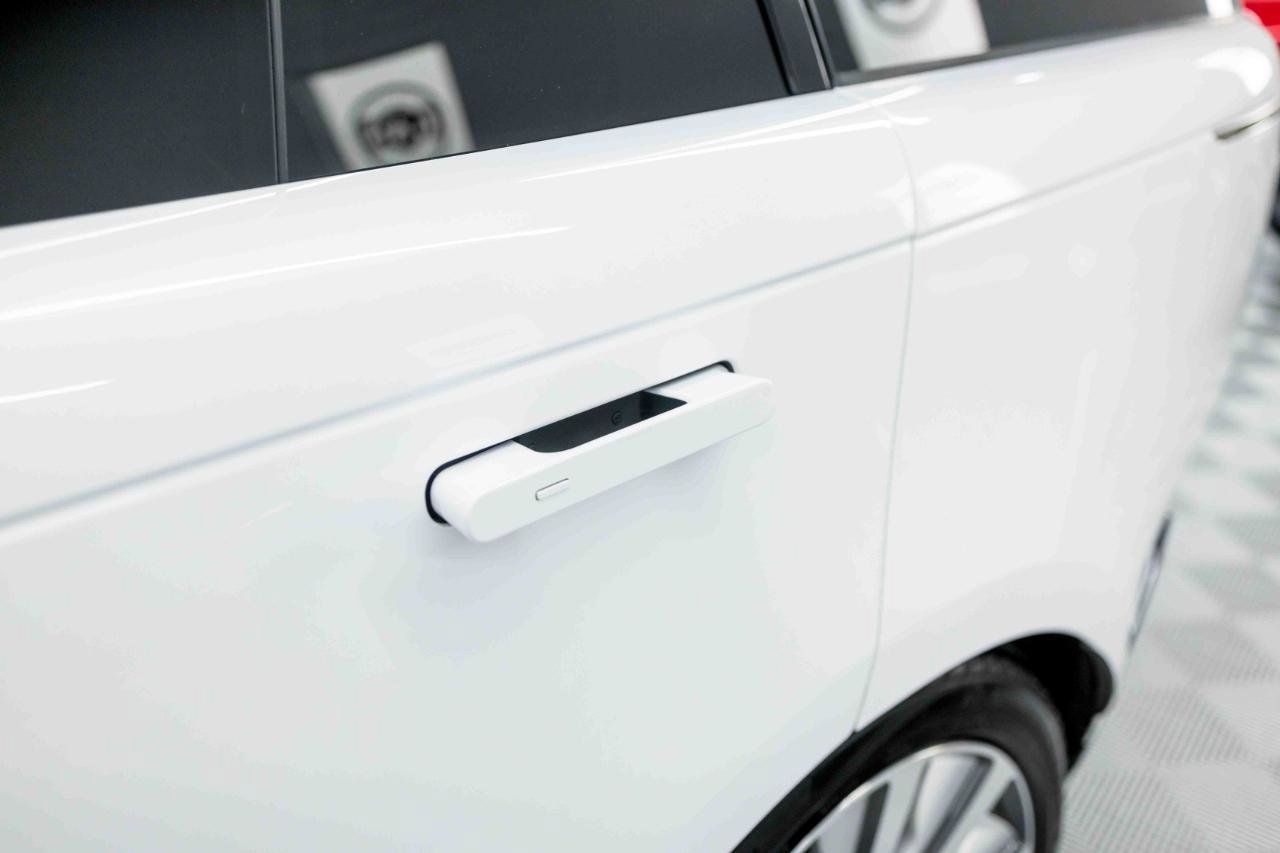 Used 2024 Land Rover Range Rover SV AWD/4WD image 29