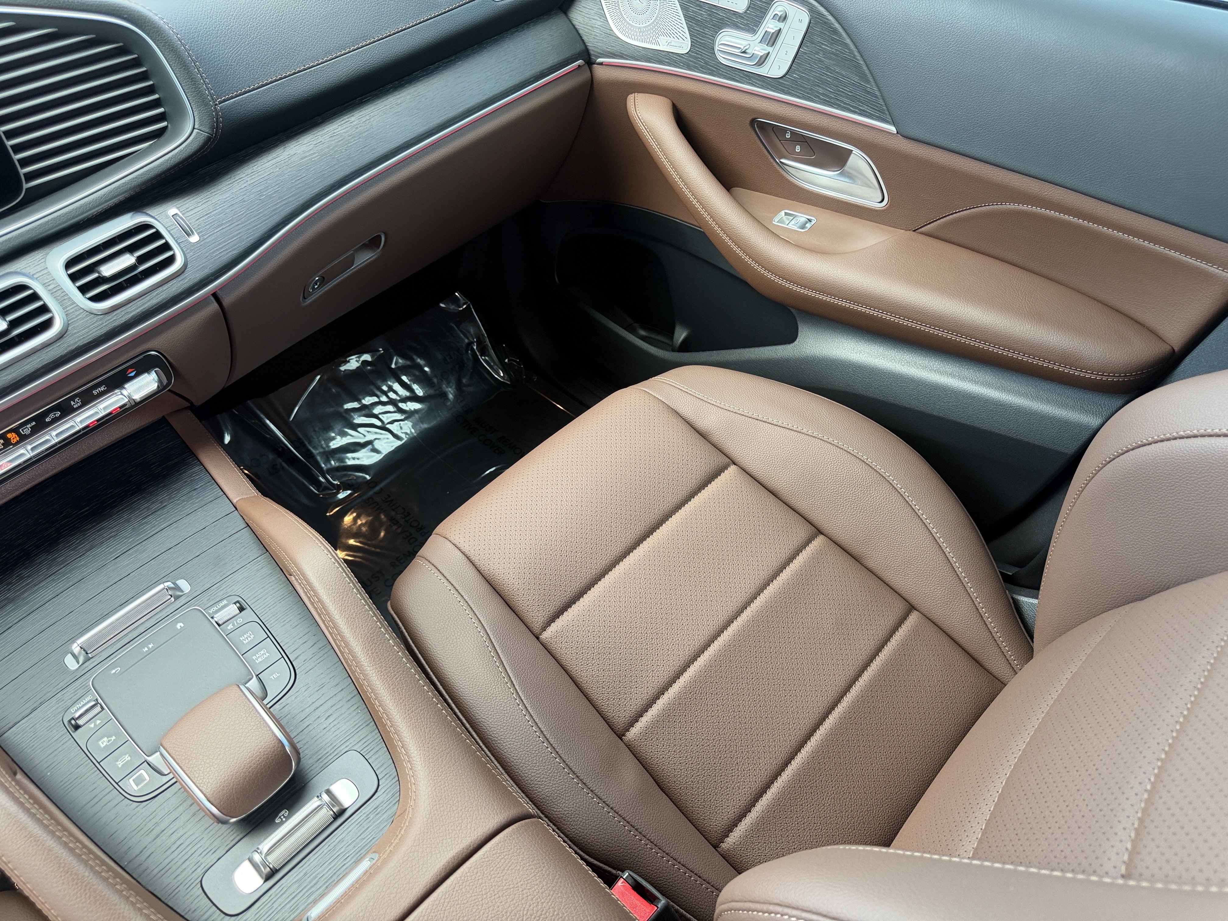 Used 2025 Mercedes-Benz GLS 450 4MATIC image 17
