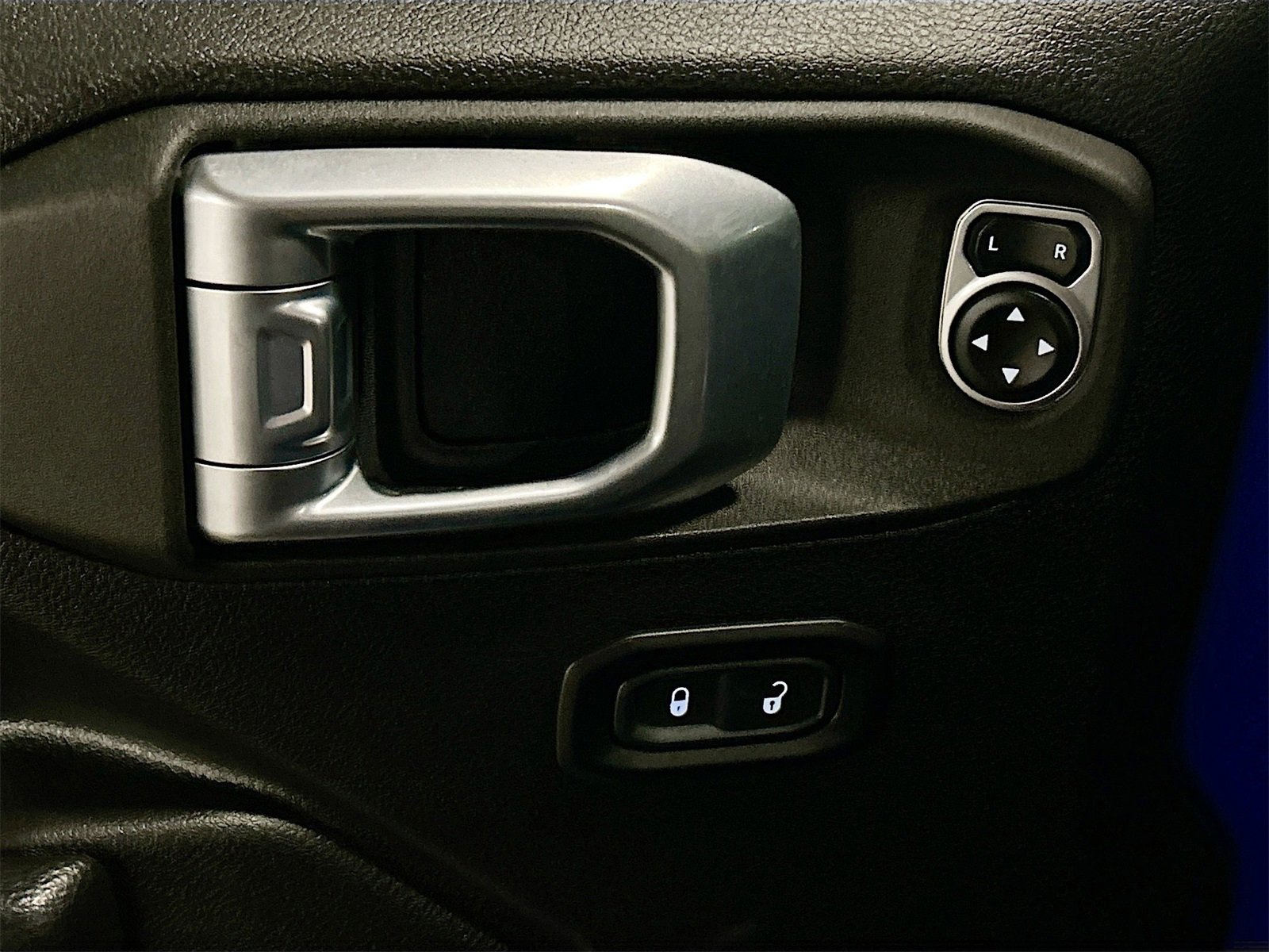 Used 2022 Jeep Wrangler Unlimited Sport image 17