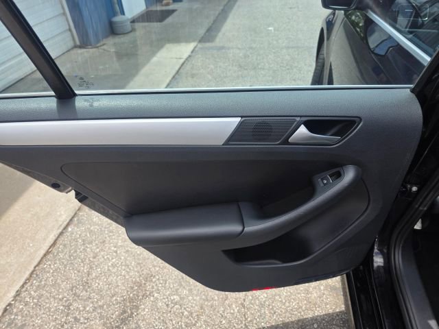 Used 2014 Volkswagen Jetta SE FWD image 18