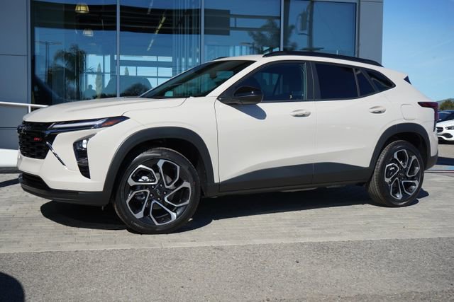 New 2026 Chevrolet Trax RS w/ Sunroof Package image 4