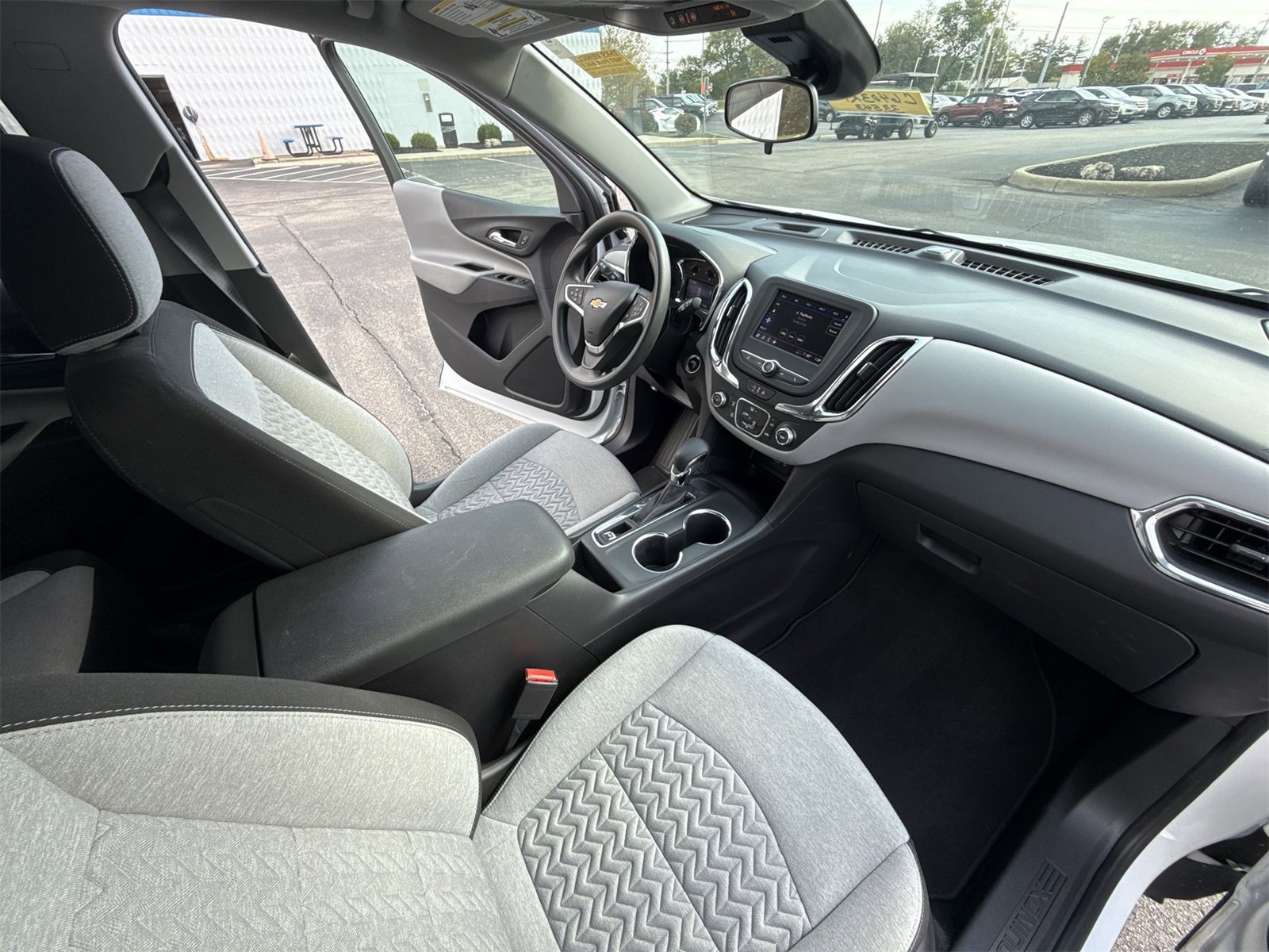 Used 2022 Chevrolet Equinox LS w/ LS Convenience Package image 26