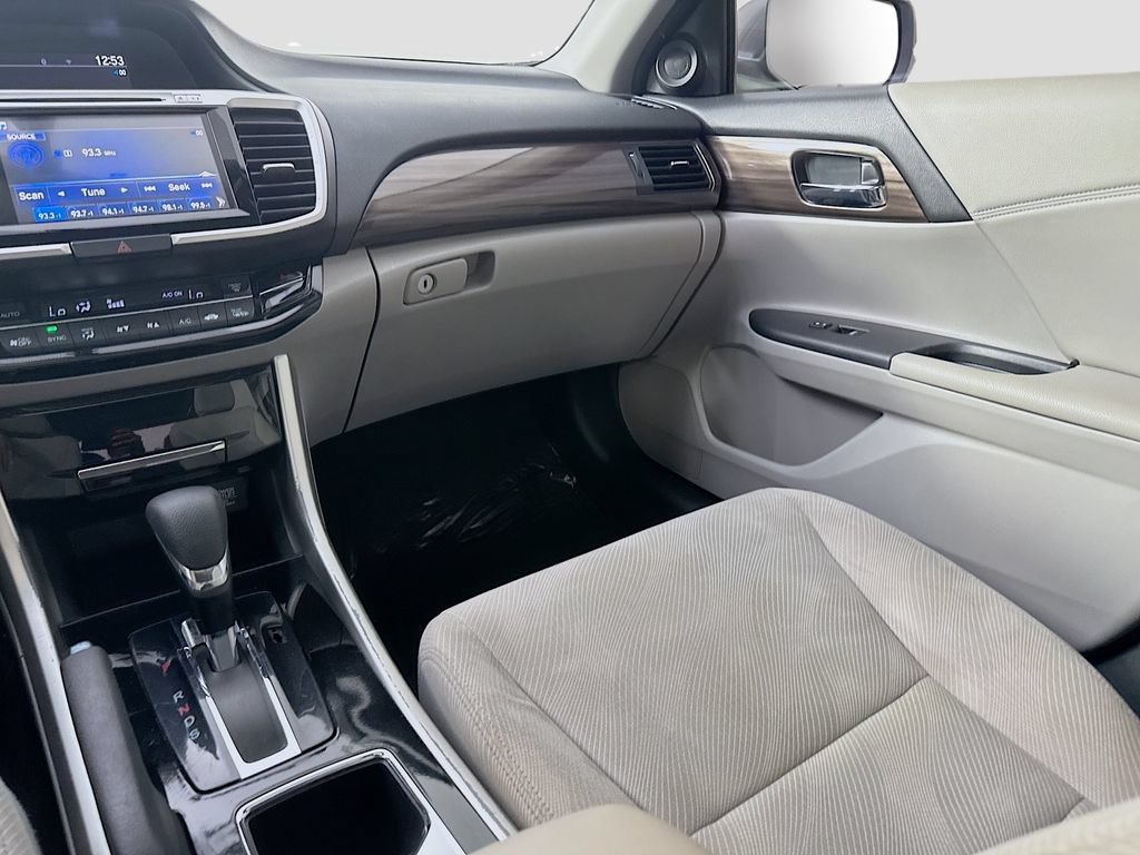 Used 2017 Honda Accord EX image 27