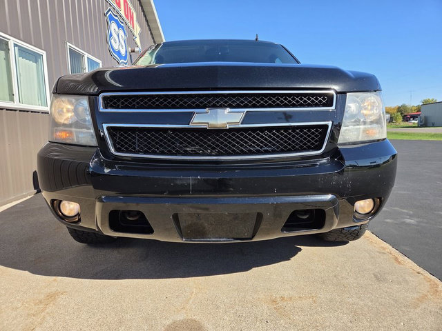 Used 2010 Chevrolet Suburban LT AWD/4WD image 7