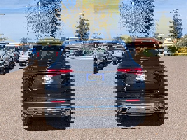 Used 2024 Mercedes-Benz GLC 300 4MATIC image 5