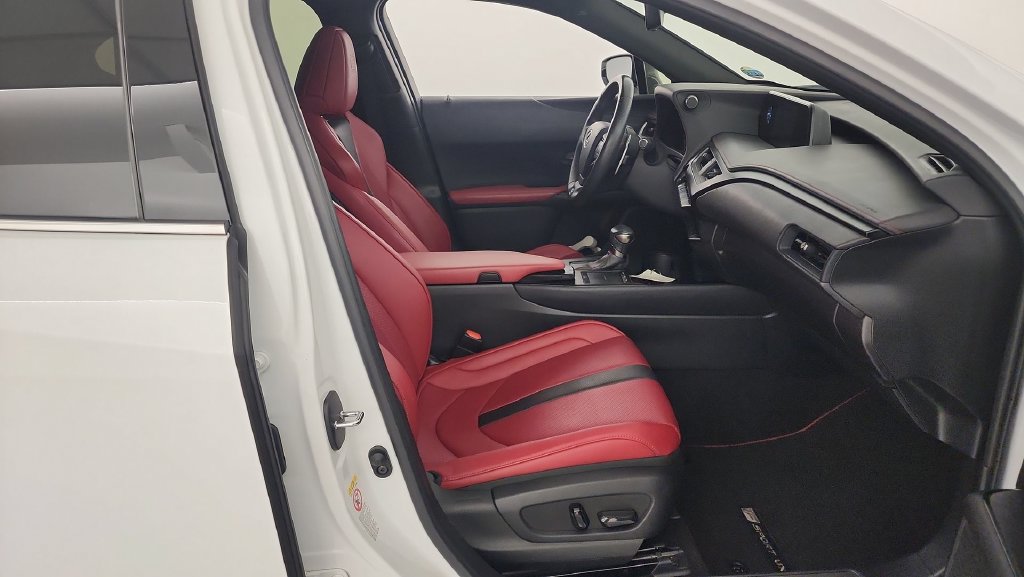 Used 2019 Lexus UX 200 F Sport w/ F Sport Premium Package FWD image 28