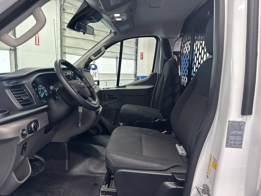 Certified 2025 Ford Transit 250 Low Roof w/ Exterior Upgrade Package RWD image 9