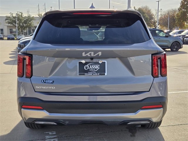 Certified 2025 Kia Sorento EX image 5