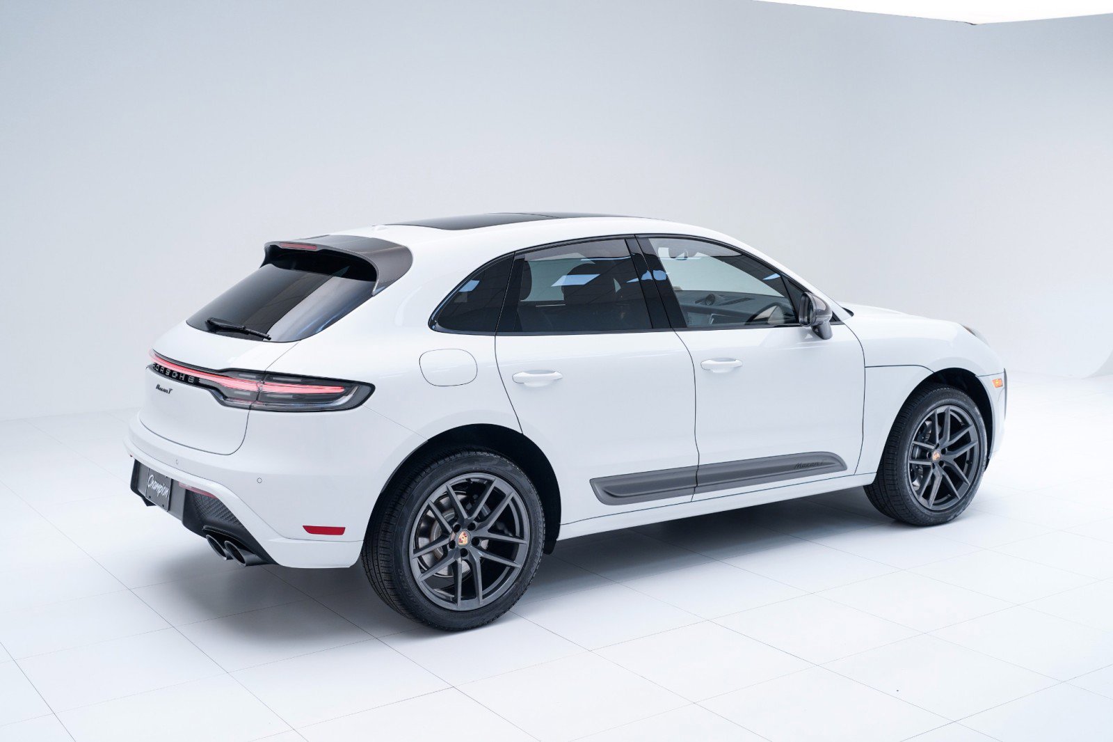 Certified 2026 Porsche Macan Turbo image 9