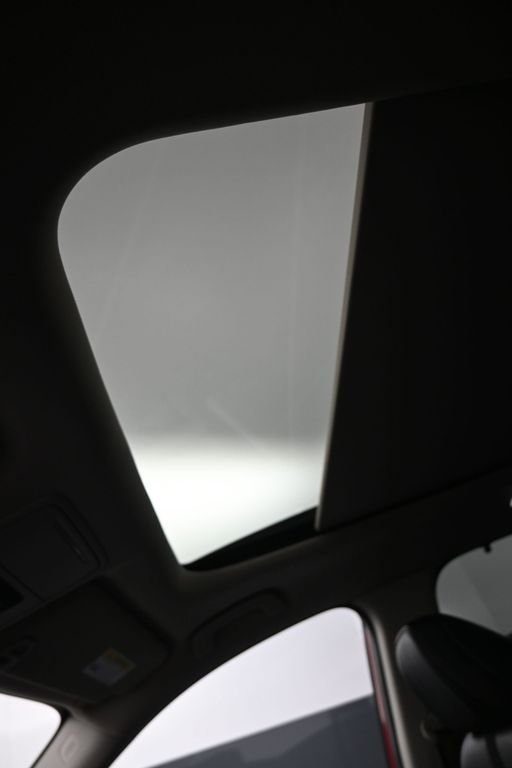 Used 2024 Honda Pilot Touring image 18