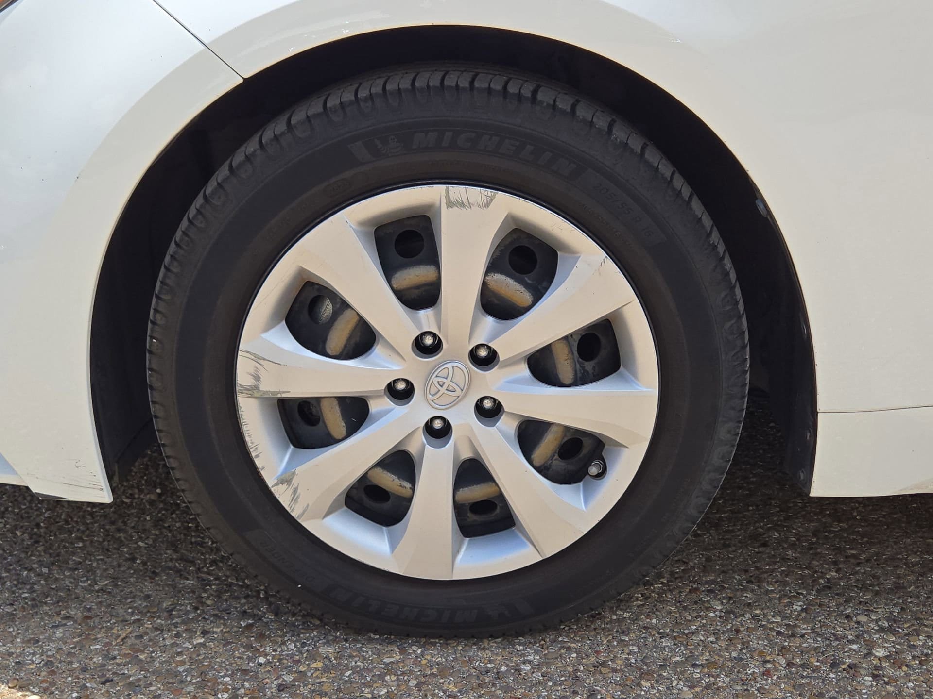 Used 2020 Toyota Corolla LE FWD image 11