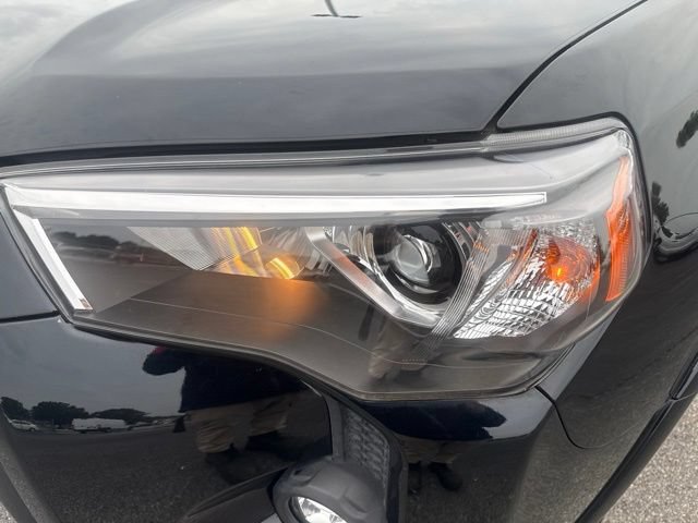 Used 2022 Toyota 4Runner SR5 RWD image 9