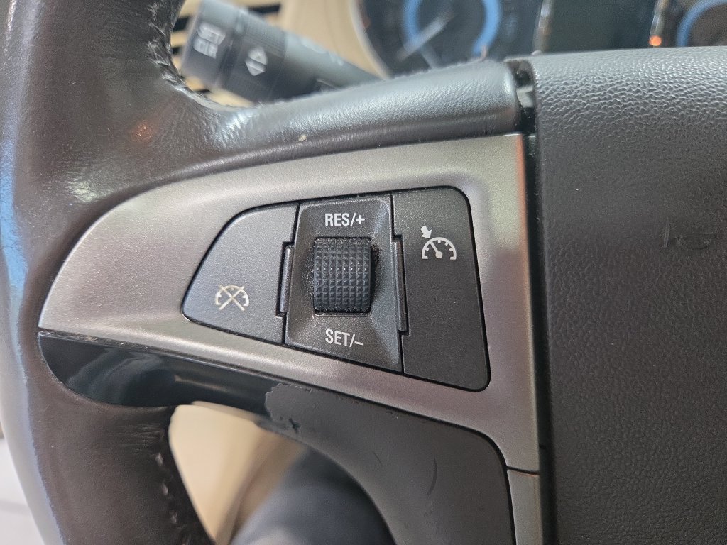 Used 2011 Buick LaCrosse CXL FWD image 36