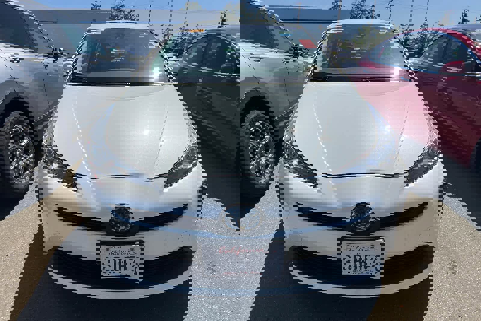 Used 2019 Toyota Prius LE w/ Carpet Mat Package FWD image 2