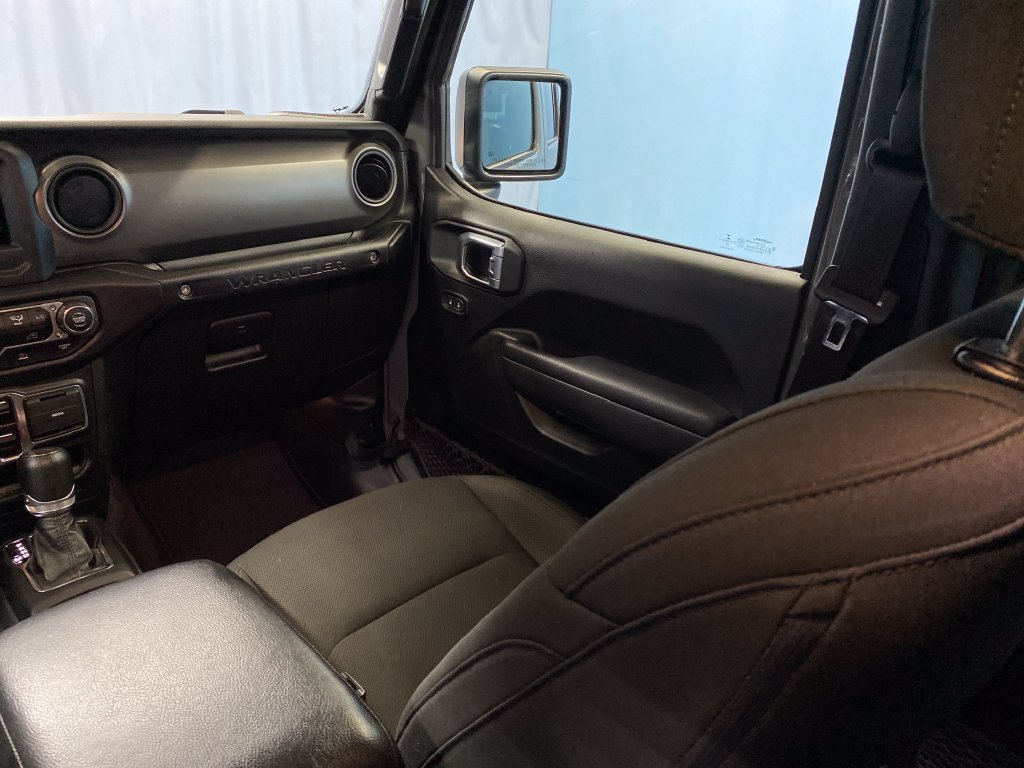 Used 2023 Jeep Wrangler Unlimited Sport AWD/4WD image 28