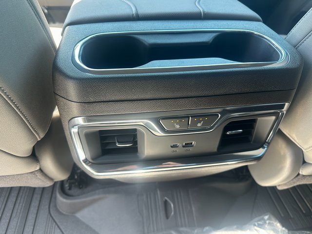 New 2025 GMC Sierra 3500 SLT w/ SLT Convenience Package image 28