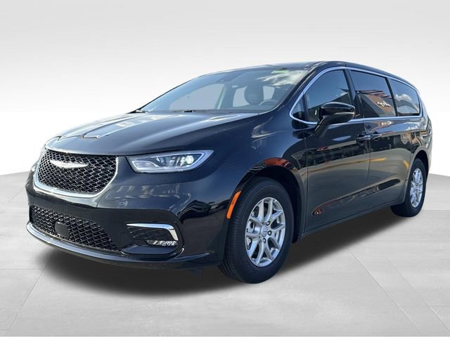 New 2026 Chrysler Pacifica Select image 3